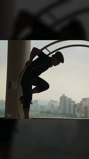 Human hamster wheel 🔄 / feat. Mr.小丑 / #kuma #kumafilms #art #skills #germanwheel | Kuma