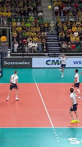 Aaron Russell delivers a powerful strike as Aluron CMC Warta Zawiercietakes the first set lead vs. Lüneburg in the 2nd leg of CLVolleyM quarter-final. 📺 Watch all the games live on EuroVolley.TV 👉 https://link.cev.eu/Subscription | CEV Champions League Volley