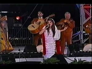 ANA BARBARA Y MARIACHI LOS CAMPEROS (AIRES DEL MAYAB)