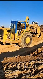 23K views · 366 reactions | CAT 651B Scraper in Action . . #caterpillar #heavymachinesinaction #earthmover #grading #dirtwork #catd10 #dozer #catscraper #dieselpower #heavyequipment #lb3 #gradingcrew #operatorlife #unionwork #fyp #socal #workhard #bluecollar | Havy Duty Machines15 | Facebook