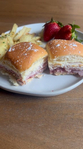 Six Sisters in 60 Seconds: Kid-Friendly Dinner Edition! 🍟Baked Garlic Parmesan Fries 🥪Monte Cristo Sliders 🍓Strawberry Fluff Comment “recipe” below and we’ll send the links to all these recipes straight to your inbox! | Six Sisters' Stuff