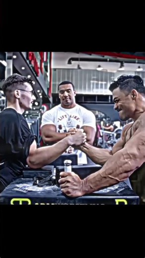 Weak vs Strong Arm Wrestling 😳 Unexpected#armwrestling#armwrestlingchallenge#shorts#viralshort