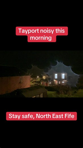 With the clanging of the boats in the harbour and the wind whooshing through everything, it was a noisy start to the day. Stay safe and remember to check on any elderly or vulnerable neighbours to make sure they’re okay 👌 #northeastfife #storm #wind #soundsofnature