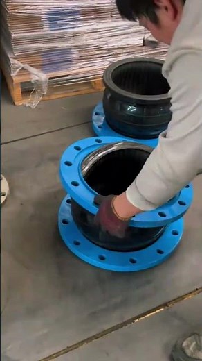 Hose flange installation