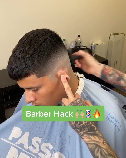 Adding talc powder to the skin creates better contrast for videos and pictures #foryoupage #fyp #foyou #barber