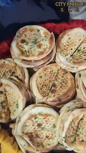 Pakistani Oily bread 🥪