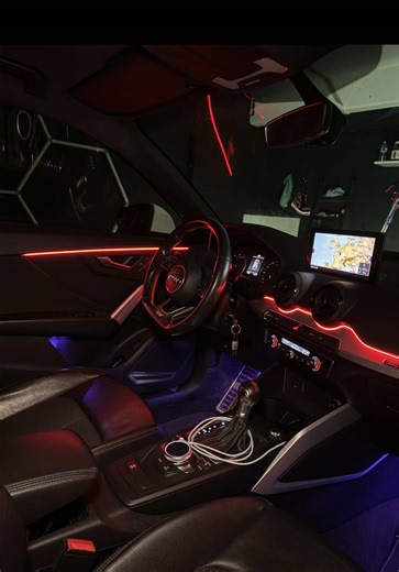 Audi Q2 : Installation de LEDs d'ambiance