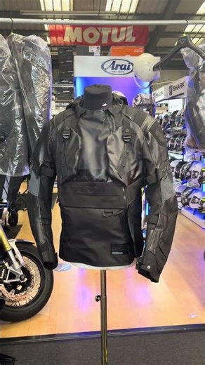 ⚫️🟠 MACNA TRYTON JACKET 🟠⚫️ #ridingjackets #macna #new #2026 #bikelife #bikelover #shorts