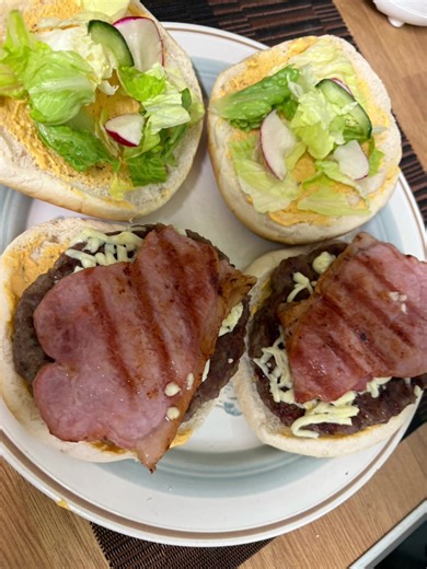 Hywell Davies (@hywell.davies)’s videos with Yummy - Justin Bieber