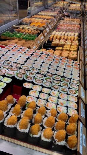 robot waiters and sushi? say lesssss 😮‍💨💓🍣 #melbournefood 📍 SUPERHIRO — 211 - 213 Swanston Street 🌈 #japaneserestaurant #melbournerestaurant #melbournesushi