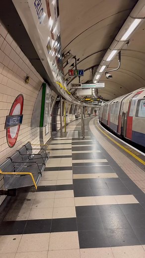 London Underground, Bakerloo Line at Waterloo Station | Ouidir Ait Yahia