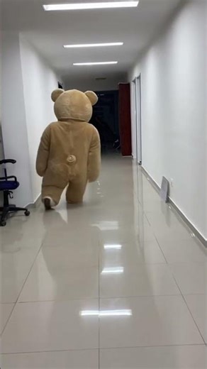 "Guy in Teddy Bear Costume Dancing – Hilarious Moves! 🧸💃"