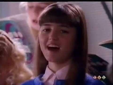 The Wonder Years -S02 E04- Kevin and Winnie 'singing' clip