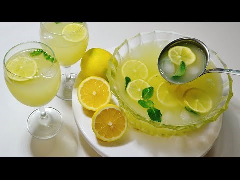 Homemade lemon juice without coloring or flavoring, 100% natural