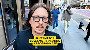 Ha fermato il bullismo imparando a programmare La notizia corre tra i corridoi della scuola: una ragazza poco più grande si è tolta la vita dopo mesi di insulti online. Trisha Prabhu ha 13 anni, vive a Naperville nei sobborghi di Chicago, e quella storia non la lascia più. Non è un episodio isolato, è il segno di un veleno che intossica la sua generazione: il cyberbullismo. Il problema è chiaro. Gli adulti non vedono. Gli insegnanti non capiscono. Le piattaforme fanno finta di niente. Trisha non
