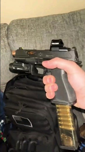 WITH MY BACKPACK ON MY WAY I GOT SPEZIALS WITH ME GUYS! BELIEVE ME MAN THE VIDEO IS AMAZING DUDE OMG
