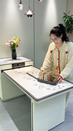 A good placemat can revive your old desktop, making it tidier and your life more refined.