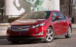 Are Dealers “Stealing” $7500 EV Tax Credit? GM, Nissan Say No