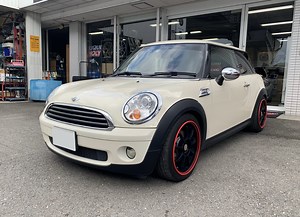 R56 MINI ONE サーモスタットハウジングよりLLC漏れ修理。 - ALLZU Motorenbau : アルツモトーレンバウ