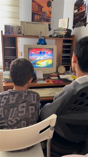 Retro Computer on Instagram: "Back in the day, Need for Speed II had a split-screen mode where two players could race on the same screen. Sitting side by side, one driving the McLaren F1 and the other the Lamborghini Diablo, made every race a mix of speed, laughter, and pure competition! #retrocomputer #retrogame #90s #2000s"