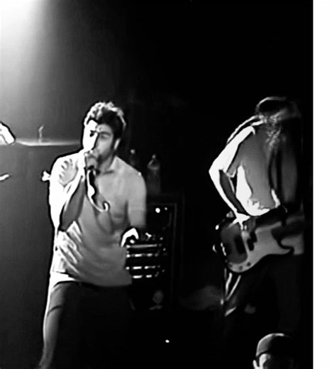 Deftones' Nostalgic 'Back to School' Performance