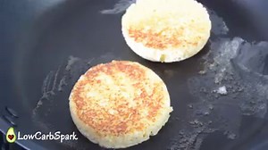 665K views · 818 reactions | The 90 second bread is the perfect #keto bread replacement. Full ingredients and recipe here: https://www.lowcarbspark.com/90-second-bread/ Keto Expert Meal Plan & Shopping Lists: https://shop.lowcarbspark.com/keto-for-fat-loss/ | Low Carb Spark | Facebook