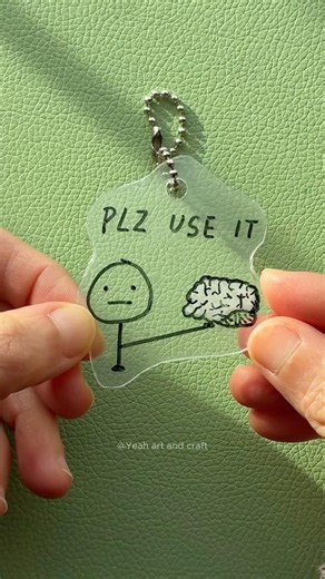 Easy way to make a funny keychain |用废弃材料简单几步做个钥匙扣#diy #funny #keychain #wastematerialcraft