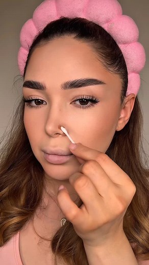 29K views · 10K reactions | Nose hack 﫣 #makeuptutorial #beautyhacks #makeuphack #fyp | Anisavisage | Facebook