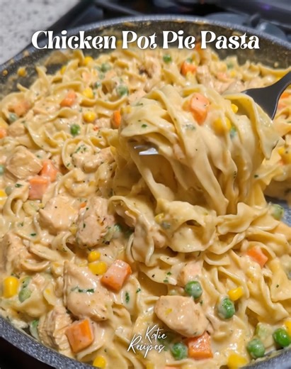 Chicken Pot Pie Pasta Ingredients: • 3 boneless, skinless chicken breasts, diced • ½ yellow onion, diced • 1 tablespoon minced garlic • 12 oz frozen mixed vegetables • 1 can (10.5 oz) cream of mushroom soup • 1 can (10.5 oz) cream of chicken soup ... | Katie Recipes