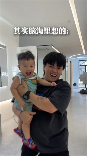 Lim Kong Wang on Instagram: "：却逐渐成为了我繼續活下去最大的动力 ：感谢你们一路的陪伴与支持🙌🏼往後日子請多指教🙏🏼 我下一场演出希望能看到你们❤️ 在 @corgimarket_ 5月25号晚上8.30pm Tropinaca Metropark Subang Jaya不见不散✨ #爸爸永远的小肥 #爸爸想你"