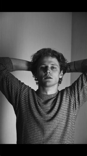 Monochrome JPG. Home Photo Studio. Canon EOS 6D DSLR camera. #portrait #photography #model #canon