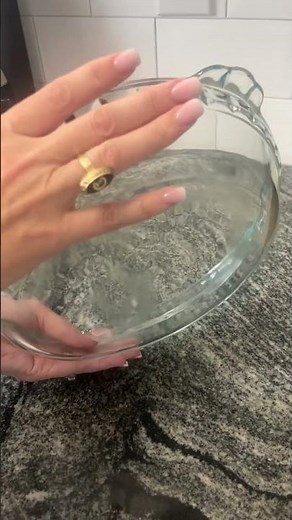 Pyrex Bakeware 9-1/2-Inch Scalloped Pie Plate, Clear - Original Genuine Pyrex I Product Review