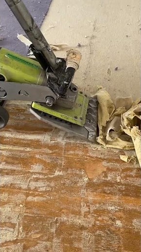 Werkzeug/ Teppichreste entfernen/ Parkett verlegn/ Kleber entfernen/ Vinyl/ Laminat/ Baustelle/ Tipp