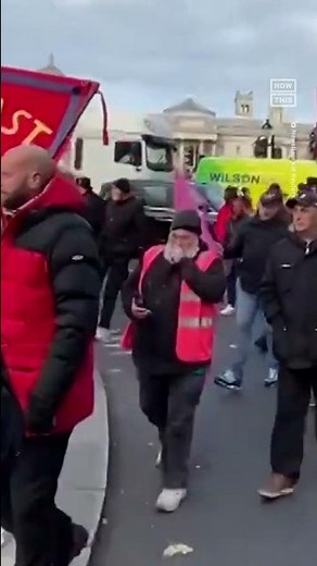 115,000+ Royal Mail Postal Workers Begin 6-Day Strike