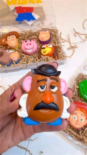 Un Deux Trois Kids | Custom Crayon Gifts on Instagram: "By popular demand… we’ve been asked to give a closer look at our Toy Story–inspired crayons, so here it is!! 🖍️💛 Mr. Potato Head was truly a labor of love… six colors in total, and yes — I even custom-mixed his potato shade to get it just right. (Chemist hat on for this one 🤓) And Bullseye? Five colors, perfectly blended, and somehow even cuter in person 🤎🤠 These little details take time, but it’s always worth it, seeing them come to l