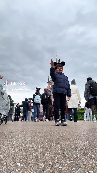 Family Trip to Euro Disney: Magical Memories Await!