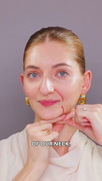 Técnicas de Yoga Facial para Líneas de Sonrisa y Cuello