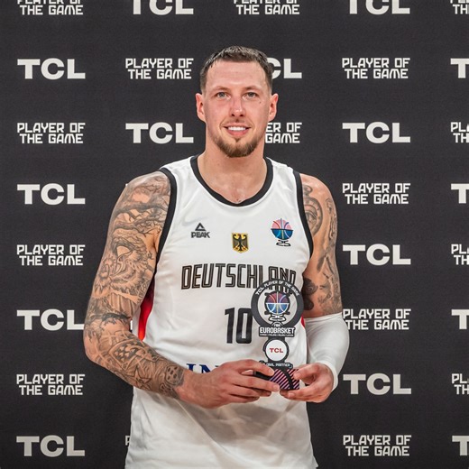 Daniel Theis (15 PTS, 9 REB, 1 BLK) dominates the paint for unbeaten Germany 🇩🇪 as they clinch their #EuroBasket Semi-Finals spot! | FIBA EuroBasket