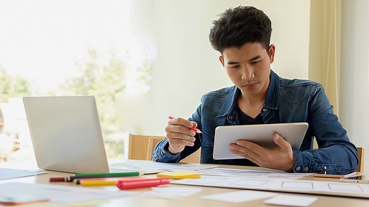 How to fill out a timesheet in 7 simple steps (2025 guide)