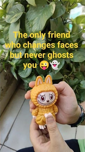 Meet Labubu – the face-changing doll keychain that’s taking over everyone’s mood swings! 😍✨