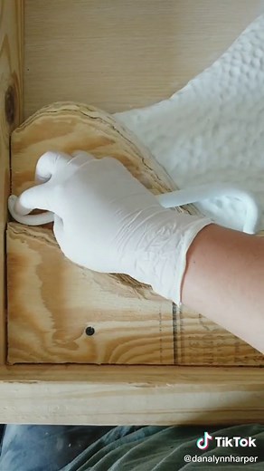 How to Apply Epoxy Resin on Clay: A Step-by-Step Guide