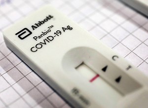 These 30-Minute Nasal Swabs Are Like Pregnancy Tests—But for COVID