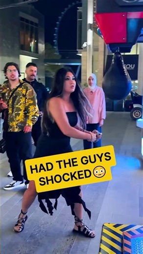 Everyone was Shocked by Her Punches #arcade #girlpower