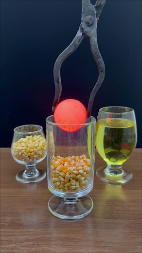 1000℃ Hot Metal Ball Corn Oil: Satisfying Popcorn Experiment