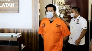 Roby Geisha Suruh Asistennya Linting Ganja yang Dipakainya di Kamar Mandi Musika Studio - Tribunnewsdepok.com