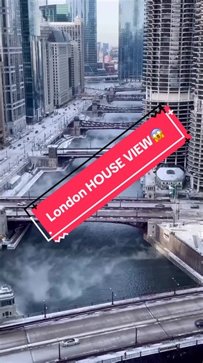 Even though it’s FREEZING 🥶 WE still have some beautiful views in #Chicago#chicagoWinter #chicagoriver . . . Creditthese awesome views @storiesfrommshubham@Things To Do In Chicago @mohsinedge@betoblah@LondonHouse Chicago @cdats@Choose Chicago le #chicagoinfluencer#chicagotiktok