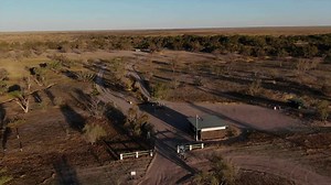 What happened at Dig Tree Reserve? In December 1860 the Burke and Wills expedition pitched camp on the bank of Cooper Creek at what is now called the Dig Tree Reserve. They called it Camp 65. Eight men had made the trip from the previous camp at Menindee in New South Wales, where other members of the expedition remained. At Dig Tree Reserve, the group then spilt again with four men remaining at Camp 65 while the other four trekked to the Gulf of Carpentaria and back. Robert Burke, William Wills,