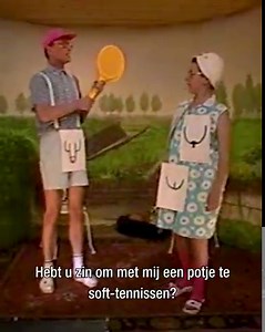 Theo & Thea zijn lekker op vakantie naar de naturistencamping. Iemand zin in een potje 'soft tennis'? Kijk meer Theo & Thea op vpro.nl/theothea | VPRO
