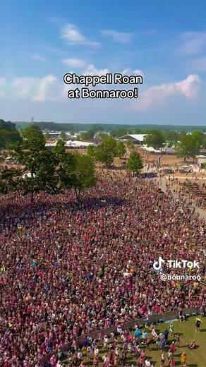 pink pony farm 🫶 @chappell roan #chappellroan #bonnaroo #musicfestival