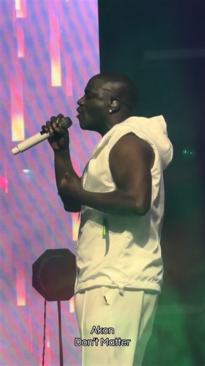 Akon's 'Don't Matter' Live in Glasgow